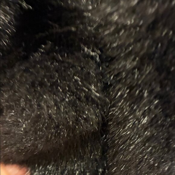 Black Faux Fur Vest - Picture 4 of 7